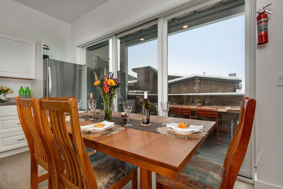 Full-Size Refrigerator/Freezer