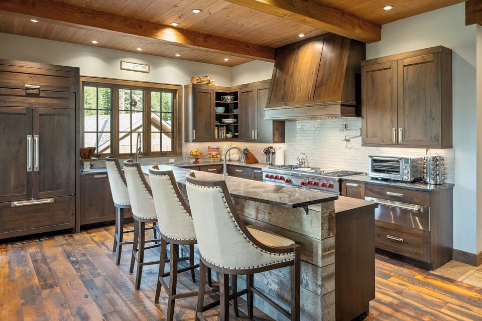 Seating for four at the breakfast bar
