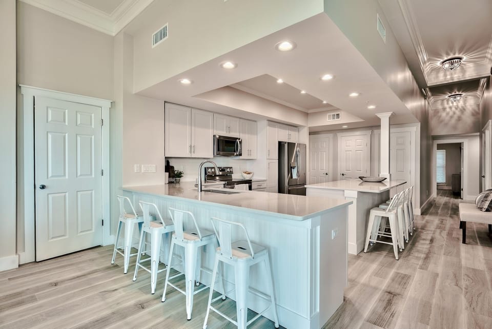 Another view of the kitchen of 201A