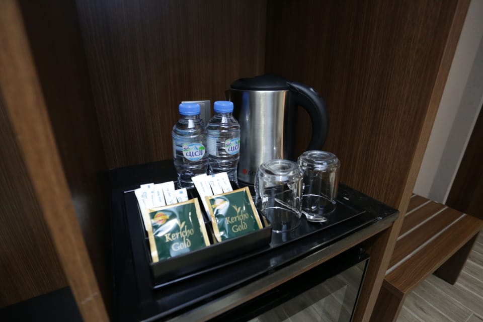 Classic Suite, 2 Bedrooms (5 Guest) | Coffee and/or coffee maker
