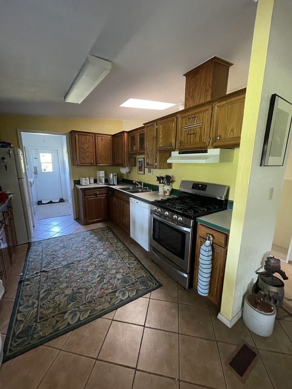 Kitchen and Laundry Room. If you order food from Walmart we can stock it 4 you.