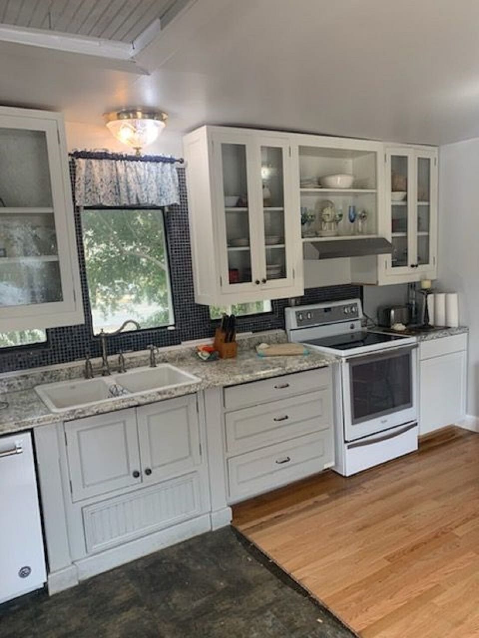 Kitchen Fully Equipped. 