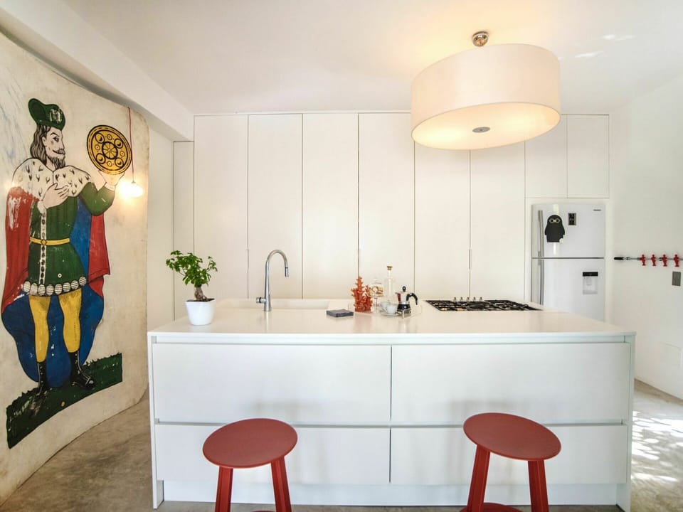 Cabinetry, Furniture, Property, Building, Plant, Sink, Table, Tap, Countertop, Plumbing Fixture