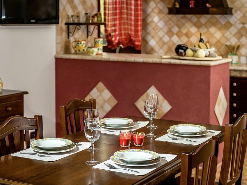 Table, Tableware, Furniture, Dishware, Drinkware, Plate, Building, Chair, Textile, Interior Design