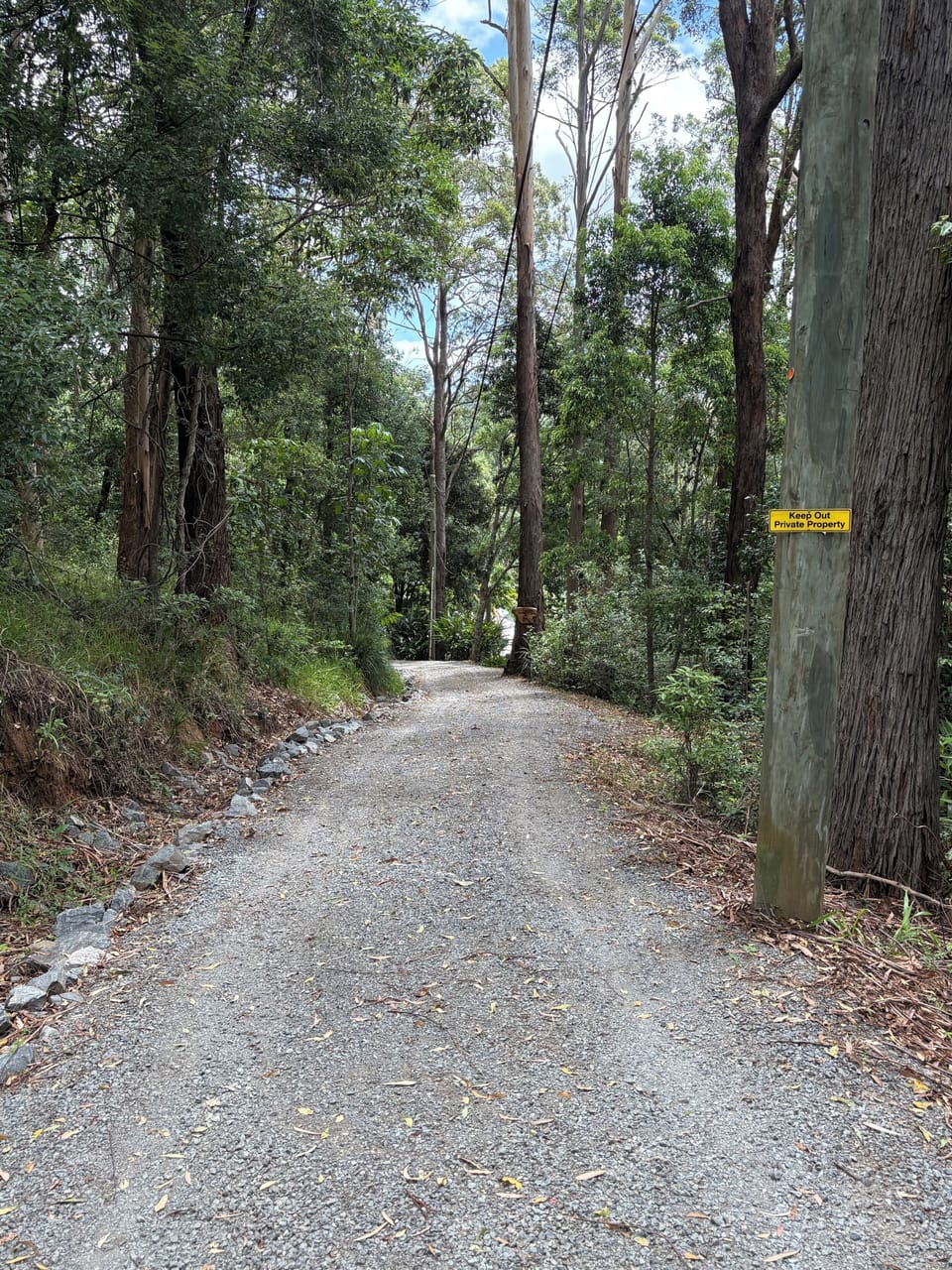 Reserve road access to Taman Sari