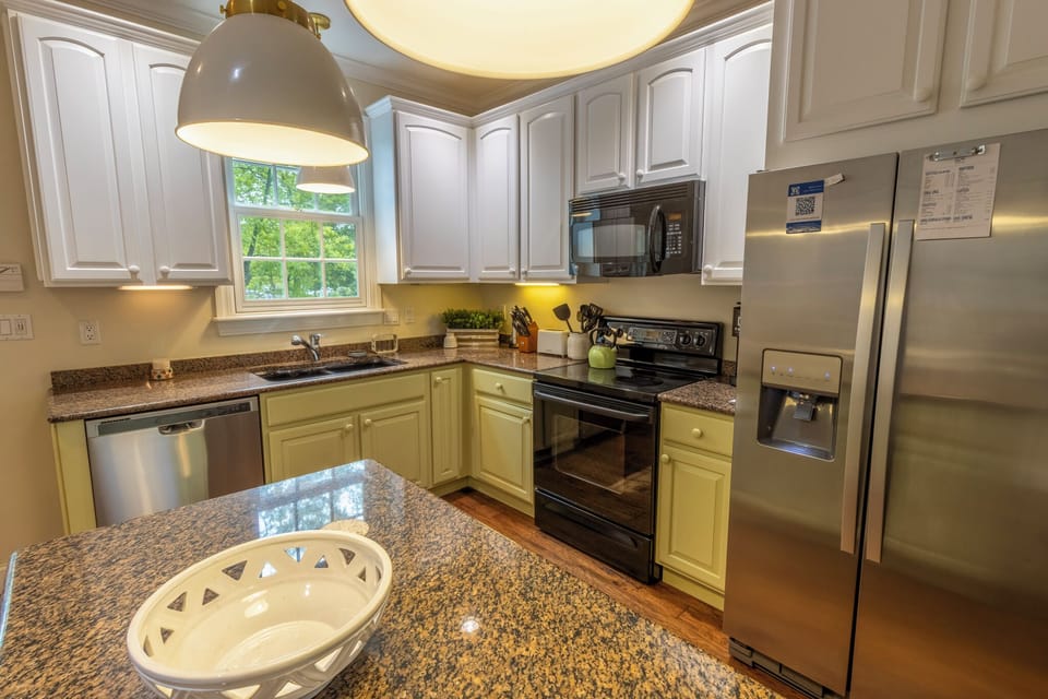 Main Level | Kitchen