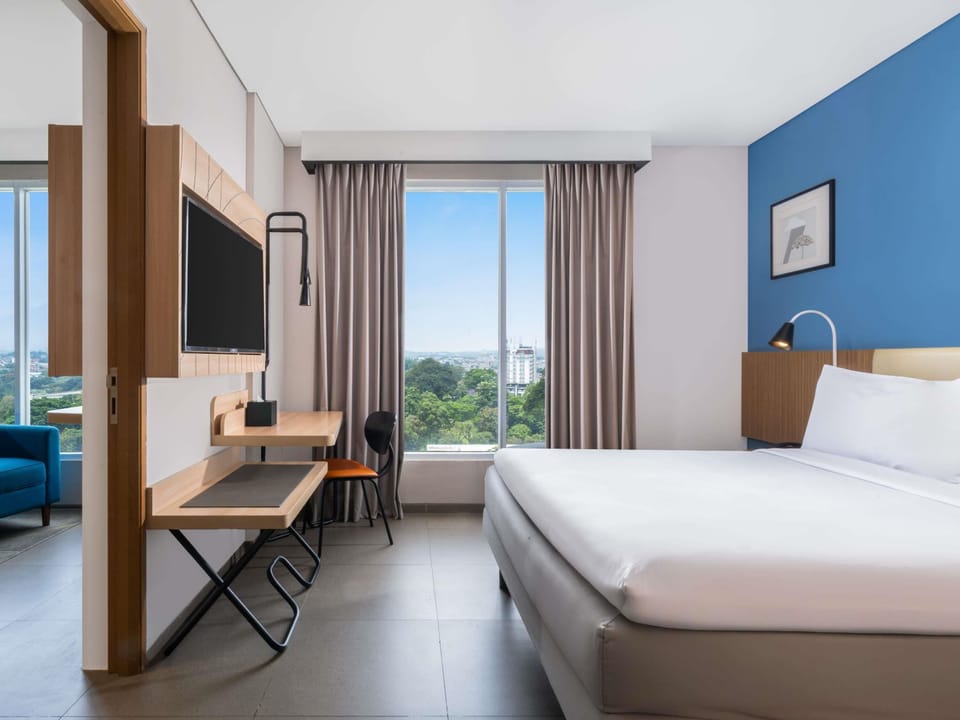 Suite, 1 Double Bed with Sofa bed | Desk, laptop workspace, free cribs/infant beds, free WiFi