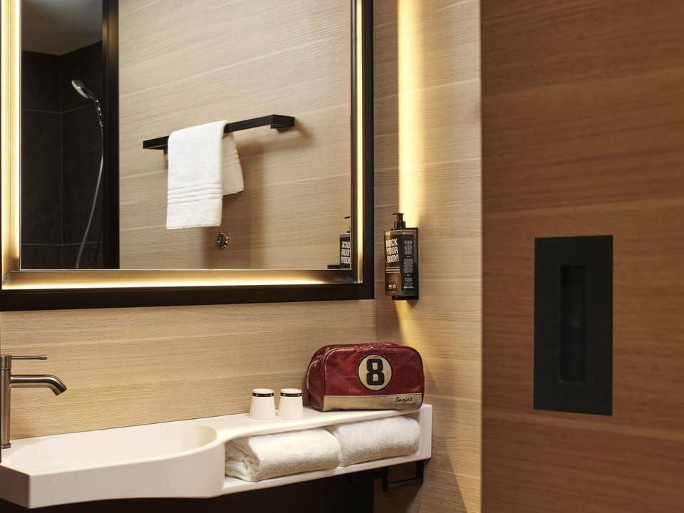 Premium bedding, pillowtop beds, desk, laptop workspace