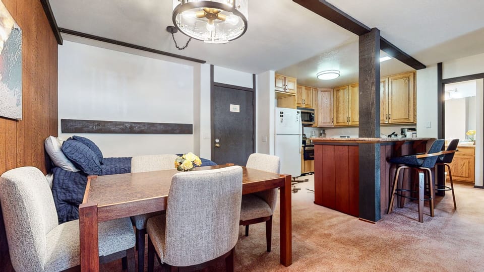 Dining Room, Dining Table, Furniture, Indoors, Table