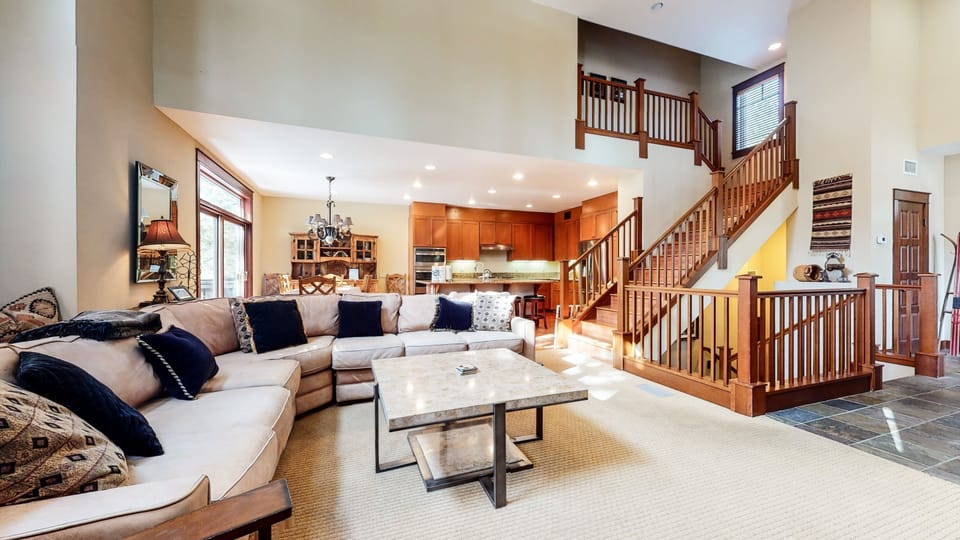 Indoors, Flooring, Living Room, Room, Furniture