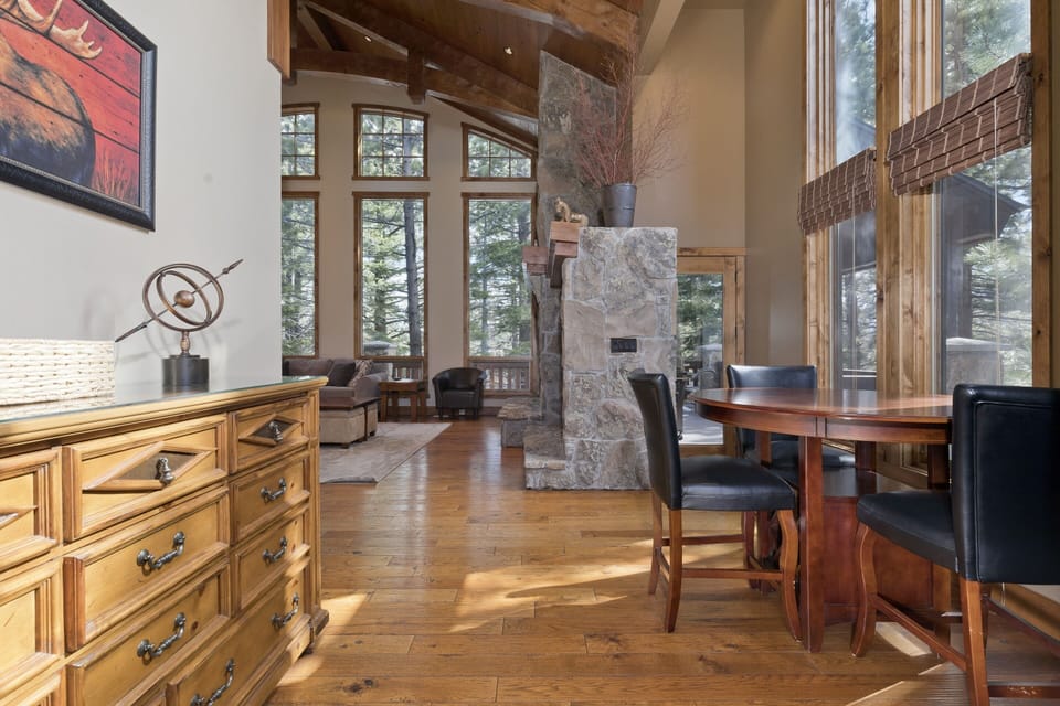 Flooring, Hardwood, Floor, Furniture, Chair