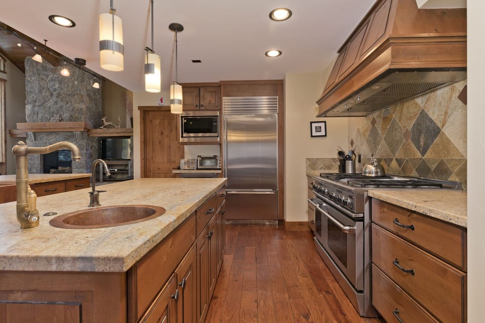Room, Indoors, Flooring, Kitchen, Hardwood