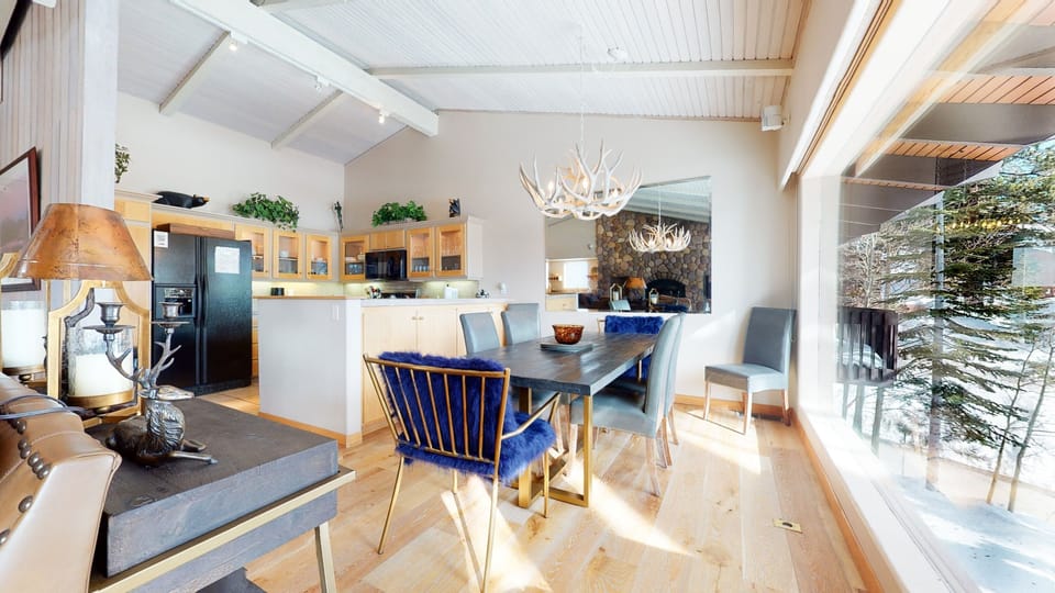 Flooring, Floor, Chair, Furniture, Living Room