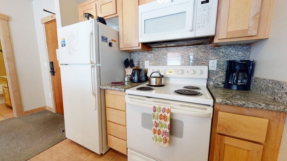 Refrigerator, Room, Indoors, Kitchen, Oven