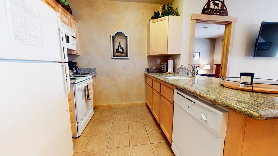 Flooring, Room, Indoors, Floor, Kitchen