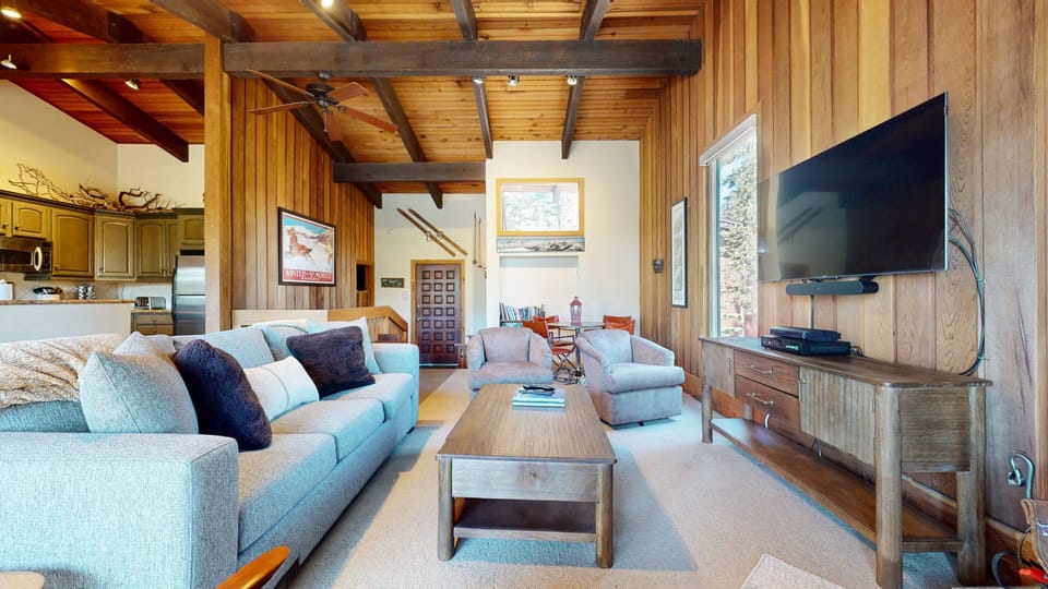 Indoors, Furniture, Living Room, Screen, Couch
