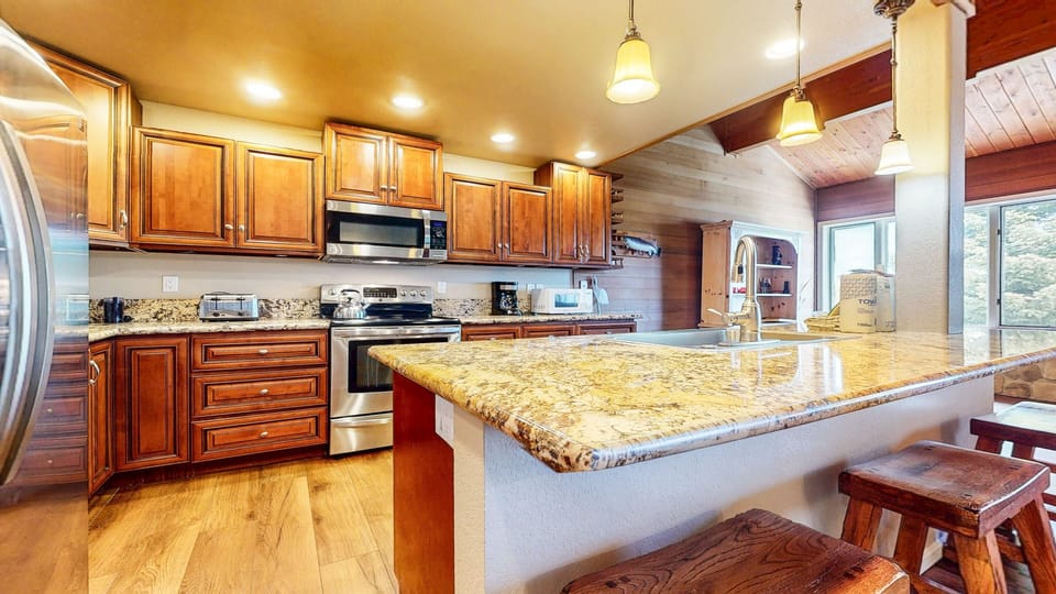 Indoors, Kitchen, Hardwood, Appliance, Microwave