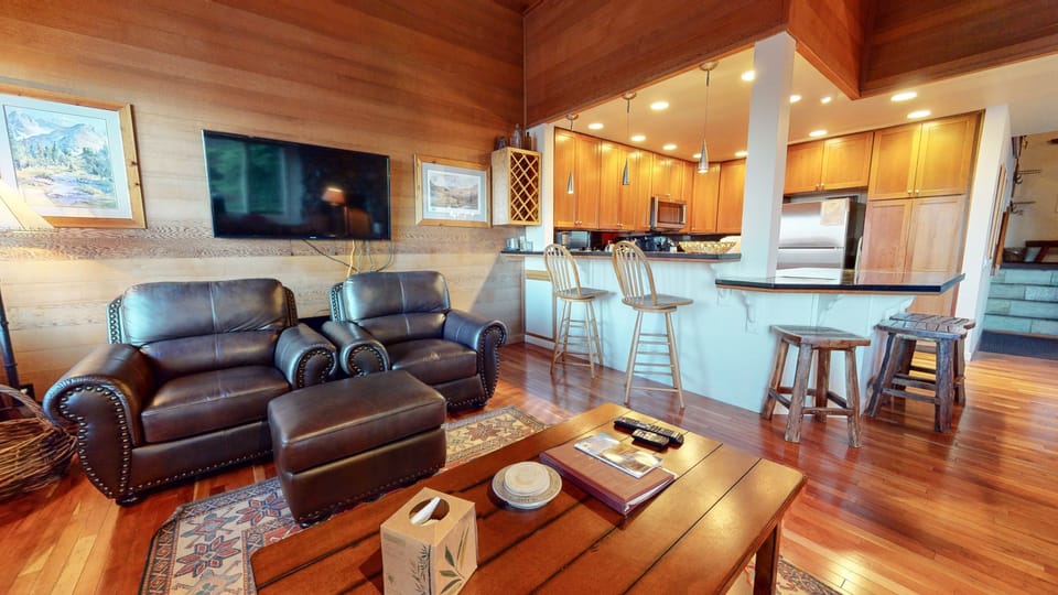 Furniture, Living Room, Room, Indoors, Hardwood