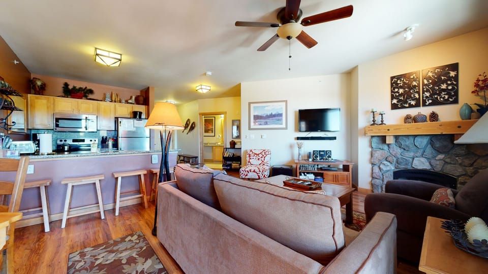 Living Room, Room, Indoors, Couch, Furniture