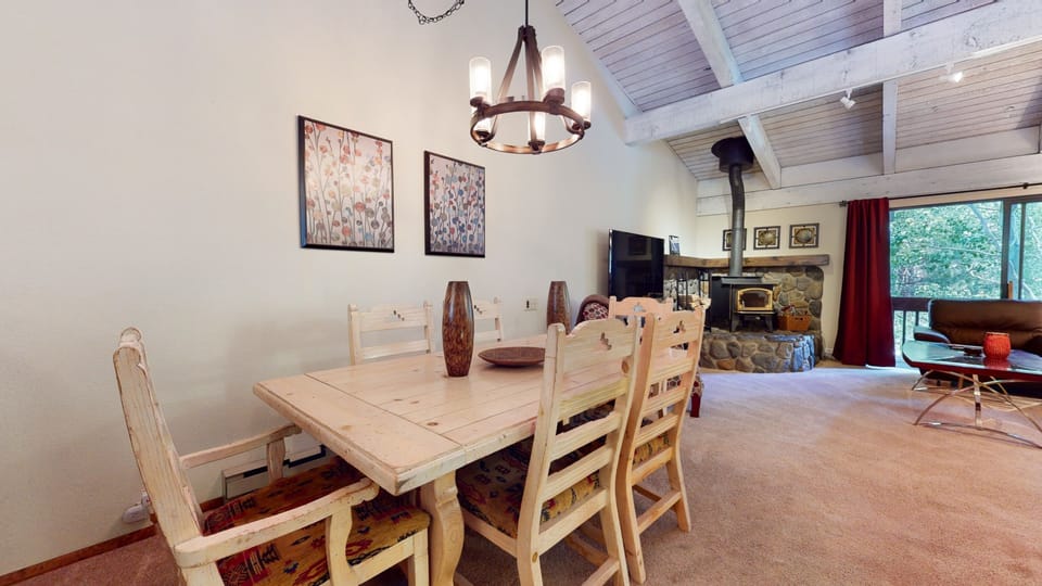 Chair, Furniture, Flooring, Hardwood, Indoors