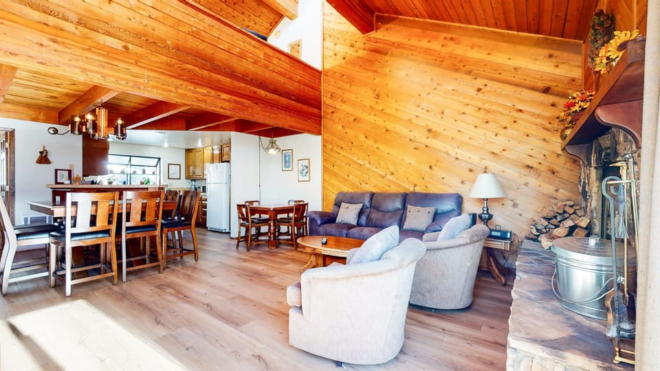 Indoors, Hardwood, Dining Room, Dining Table, Table