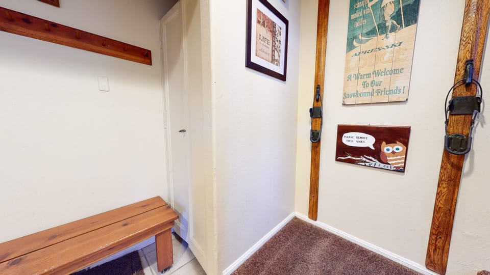 Flooring, Hardwood, Floor, Indoors, Shelf