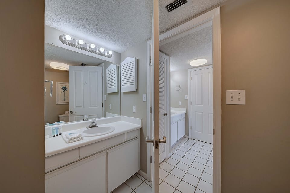 It also offers a tub/shower combo.
