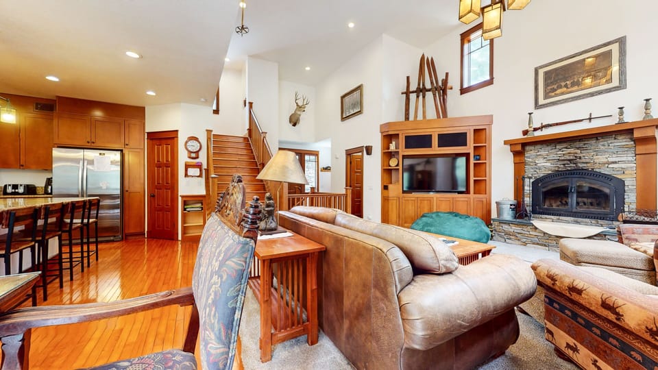 Indoors, Furniture, Living Room, Home Decor, Fireplace