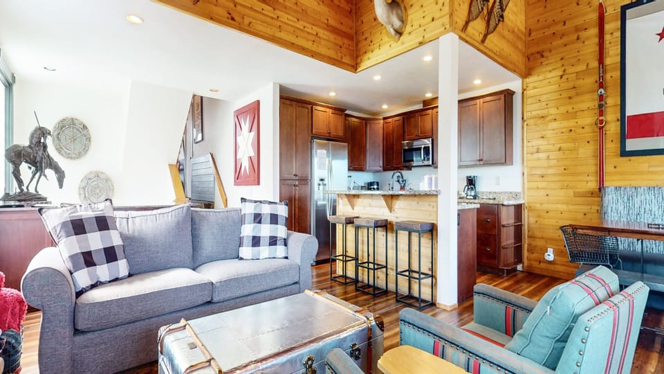 Indoors, Home Decor, Furniture, Living Room, Couch