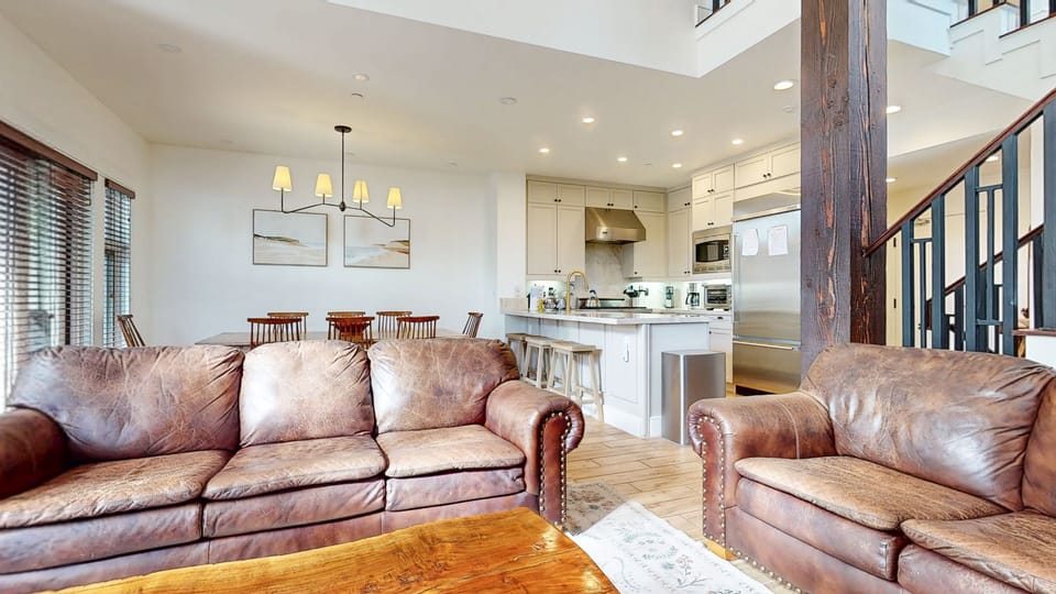 Home Decor, Furniture, Indoors, Living Room, Room