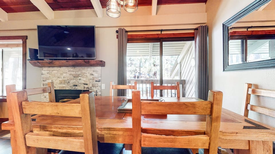 Dining Room, Dining Table, Furniture, Indoors, Table