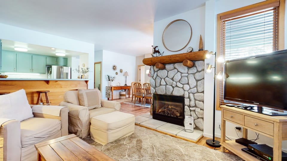 Indoors, Home Decor, Living Room, Furniture, Fireplace