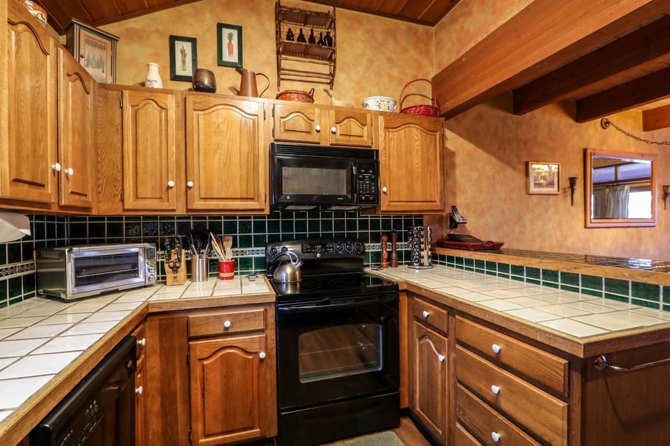 Room, Indoors, Oven, Kitchen, Furniture