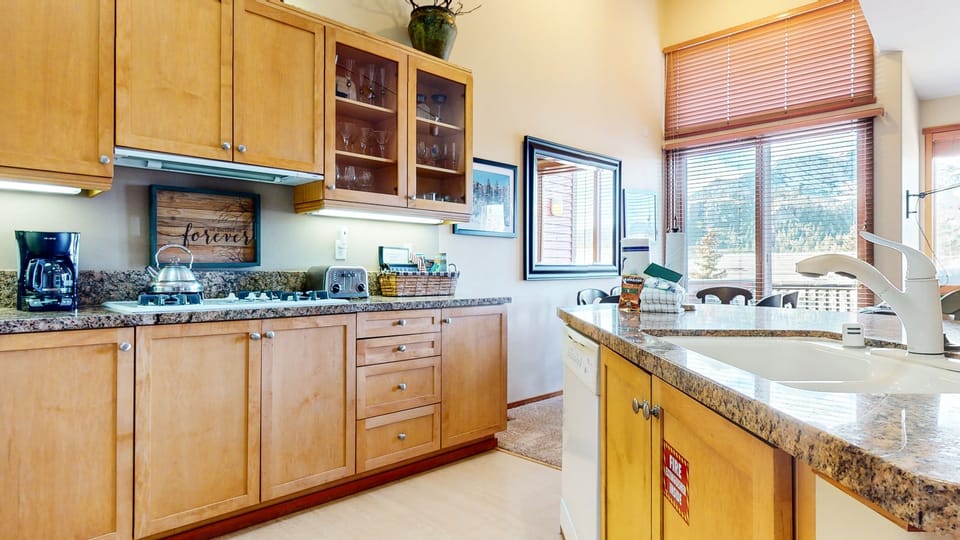 Indoors, Kitchen, Sink, Sink Faucet, Chair