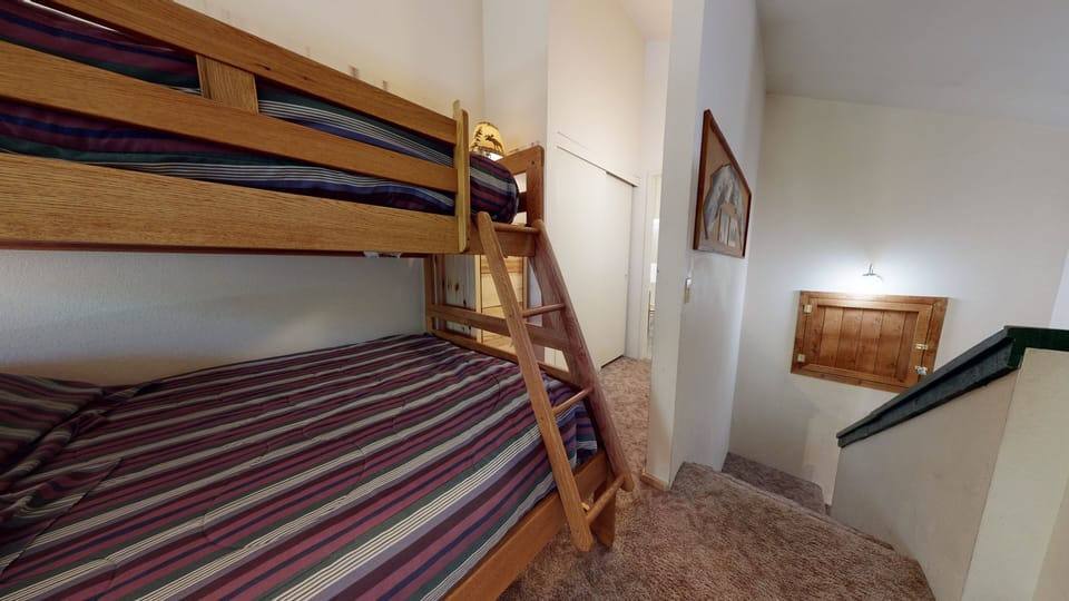 Furniture, Room, Indoors, Bedroom, Flooring