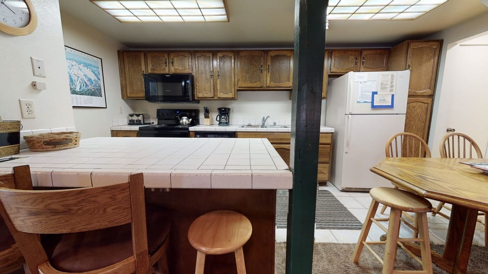 Furniture, Chair, Room, Indoors, Oven