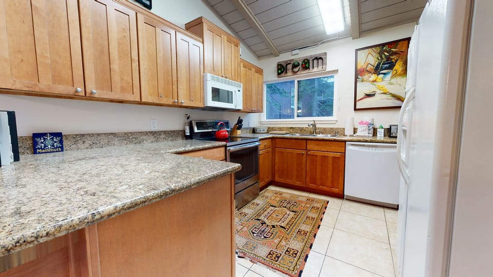 Flooring, Room, Indoors, Floor, Kitchen