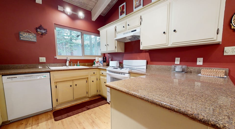 Room, Indoors, Flooring, Kitchen, Hardwood