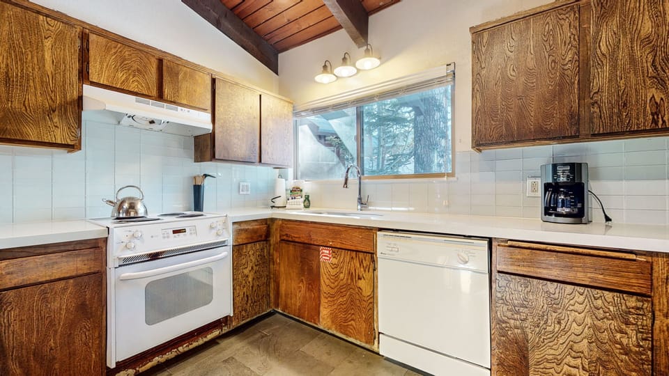 Indoors, Kitchen, Hardwood, Stained Wood, Washer