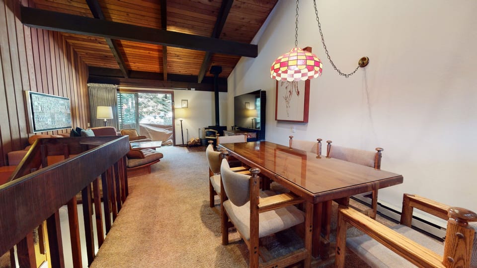 Flooring, Hardwood, Floor, Indoors, Living Room