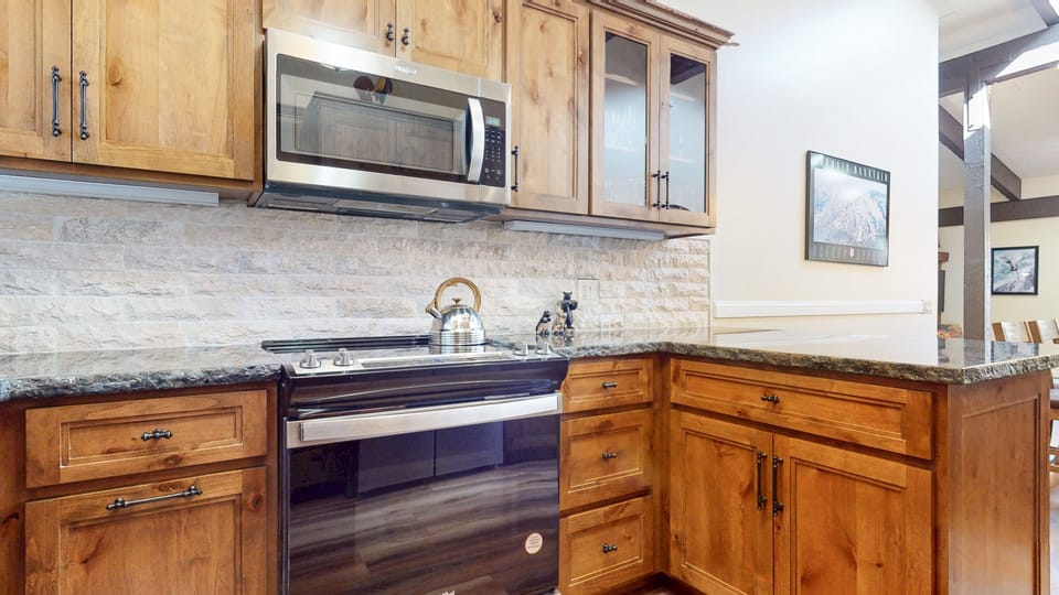 Indoors, Appliance, Microwave, Oven, Kitchen