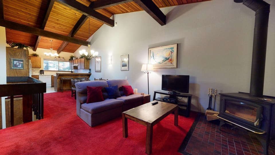 Living Room, Room, Indoors, Couch, Furniture
