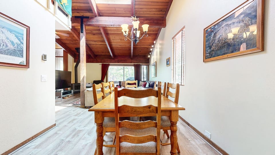 Dining Room, Dining Table, Furniture, Indoors, Table