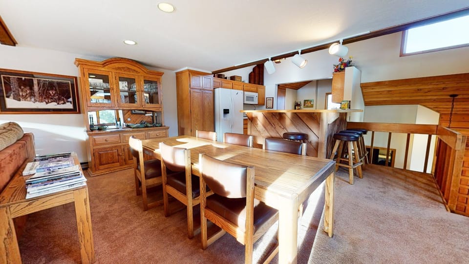 Hardwood, Flooring, Furniture, Chair, Floor