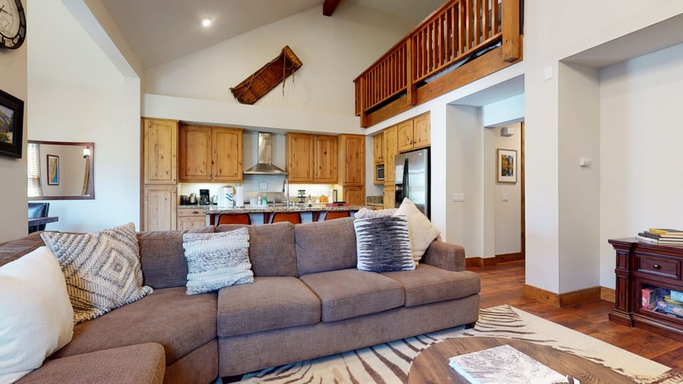 Indoors, Home Decor, Furniture, Living Room, Couch