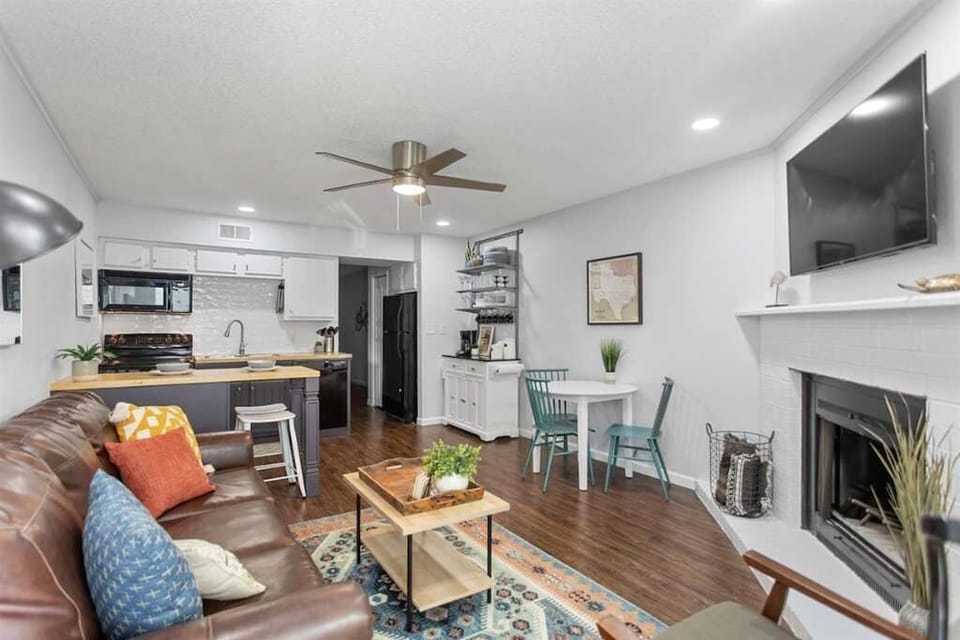 Open-concept space with dining area, only minutes from a nearby golf course.