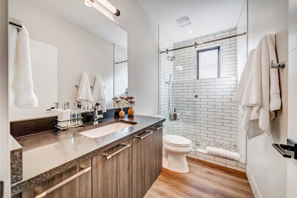 2nd Bathroom