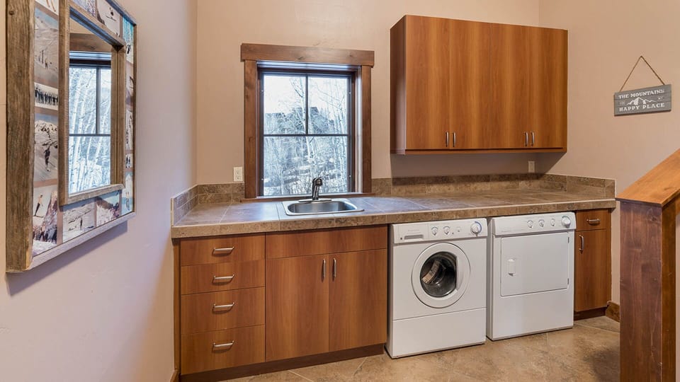 Laundry, Main Level, Chalet Fuego - Washer and dryer