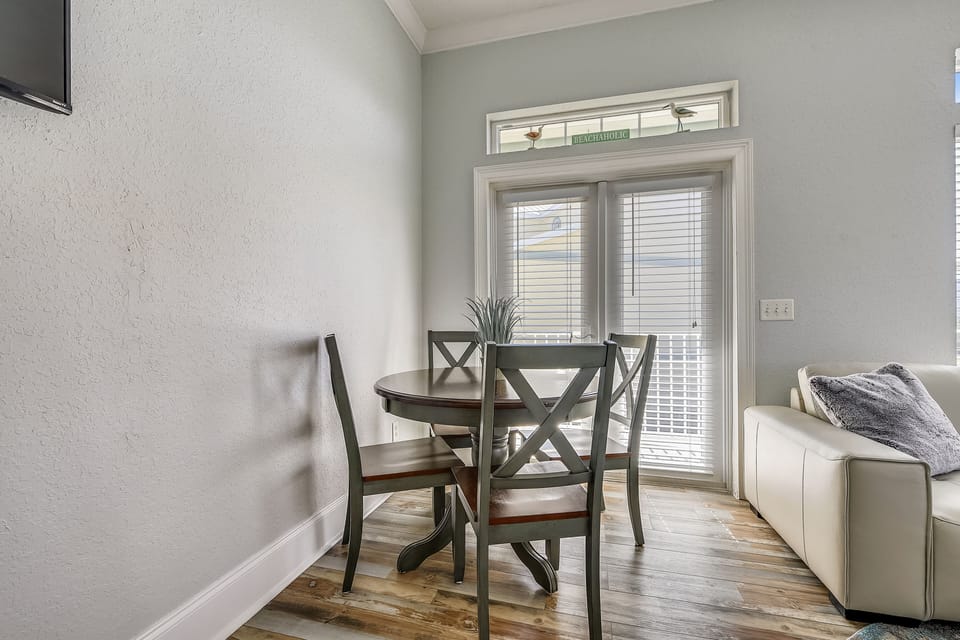 Room | In-room dining