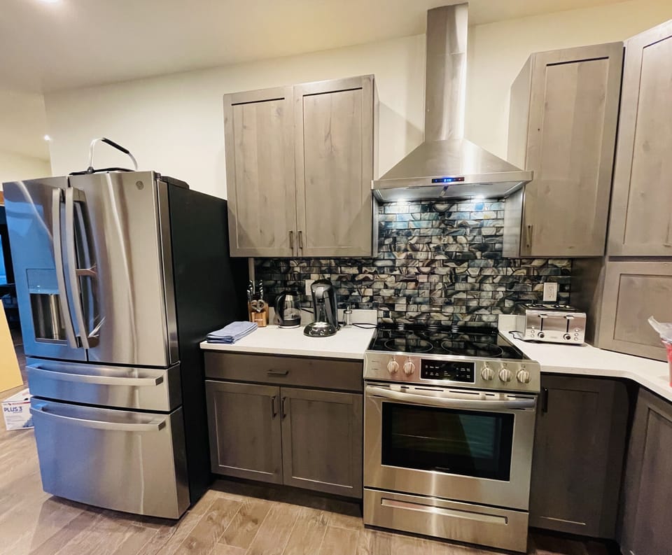 Fully stocked Kitchen with complimentary Senseo Coffee.